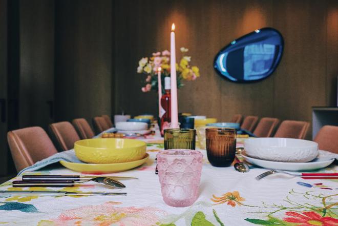 广州法国在该领域对华出口额位居次席CQ9电子登录法式餐桌艺术展首现(图6)