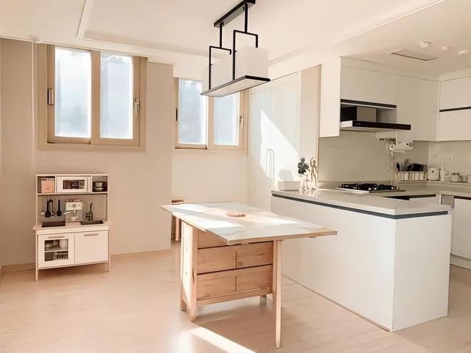 00平顶楼！原房东：早知不卖后悔哭！CQ9电子中国网站8000元逆袭2(图1)