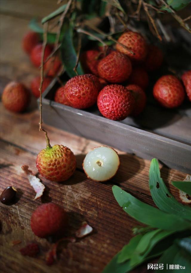 枝采摘期遇灾这套抢收护果法快收好CQ9电子平台台风逼近！粤西荔(图2)